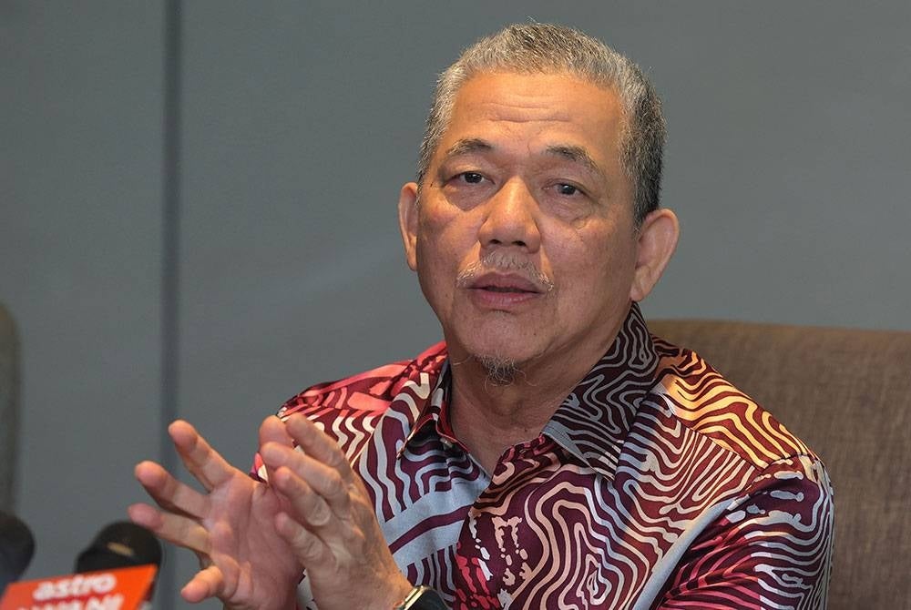 DPM Datuk Seri Fadillah Yusof at a press conference after attending the 2023 Malaysian Cocoa Board (LKM) Appreciation Ceremony here on Monday. - Bernama pic