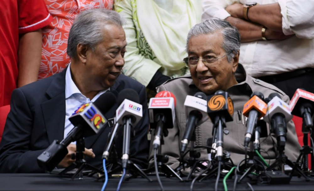 Tan Sri Muhyddin Yassin (left) and Tun Dr Mahathir Mohamad (right)
Photo source : File picture