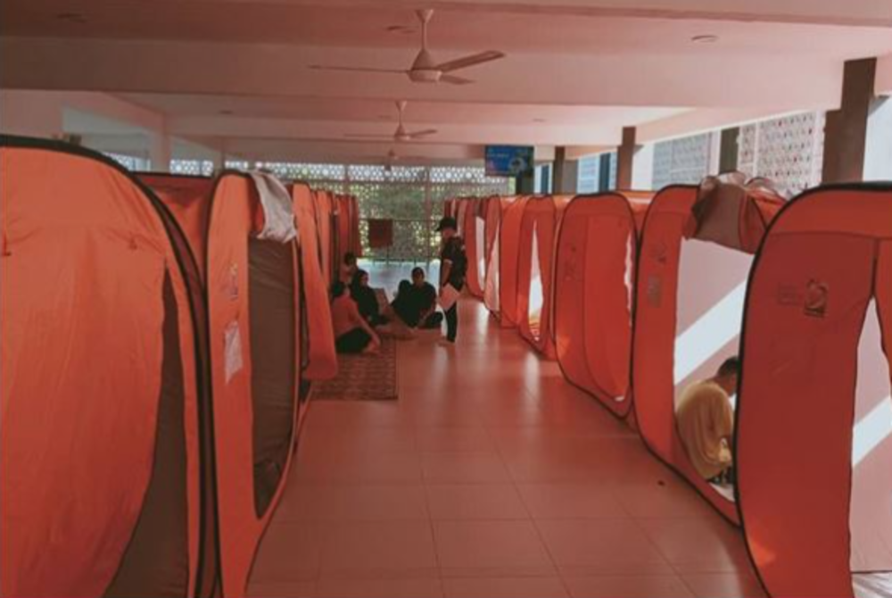 The Selangor Civil Defence Force (APM) state disaster management committee secretariat said that there were several areas where floodwaters have yet to completely recede. - APM Selangor