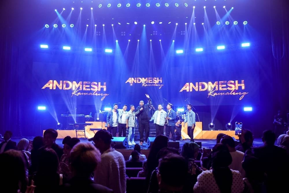 The concert was presented by Kharisma Music International.