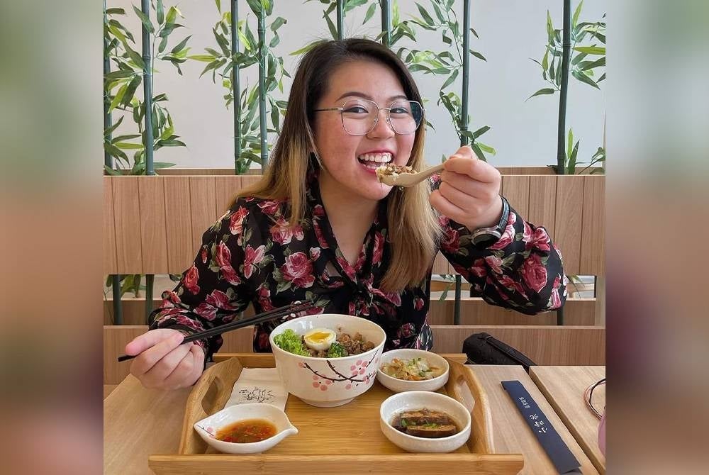 Angie Chona Sum Yee.