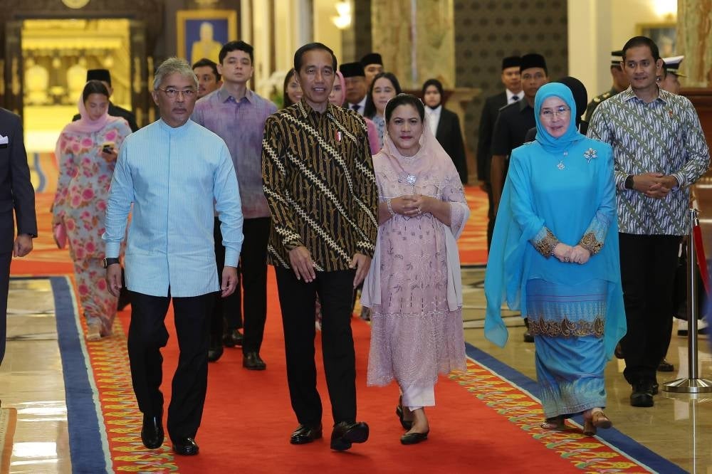 Yang di-Pertuan Agong Al-Sultan Abdullah Ri'ayatuddin Al-Mustafa Billah Shah on Thursday granted an audience to Indonesian President Joko Widodo (Jokowi) at Istana Negara. - Photo by Bernama