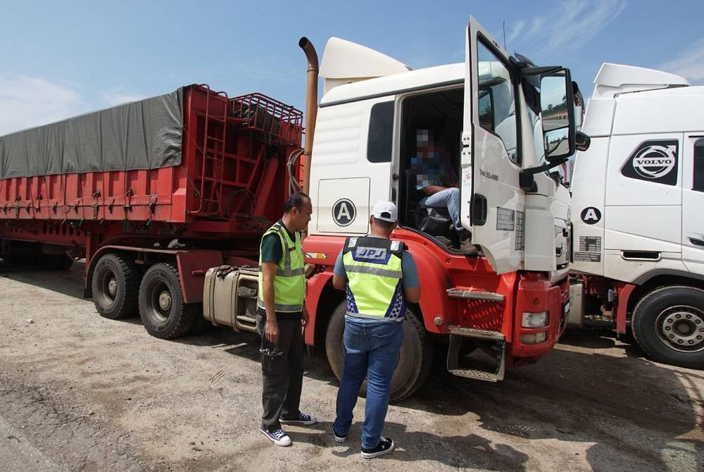 A total of 30 RTD enforcement officers and members were involved in the operation which was carried out for 10 hours from 6.30am on Thursday.