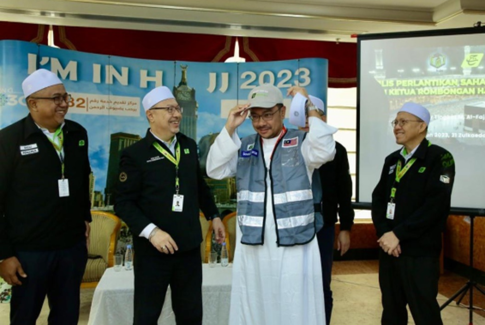 Head of the Malaysian Haj Delegation, Datuk Seri Syed Saleh Syed Abdul Rahman said Tabung Haji (TH) appointed 315 Sahabat Maktab volunteers this time, but received twice as many applications from potential pilgrims to participate in the programme that has been in place since 2006. - Tabung Haji