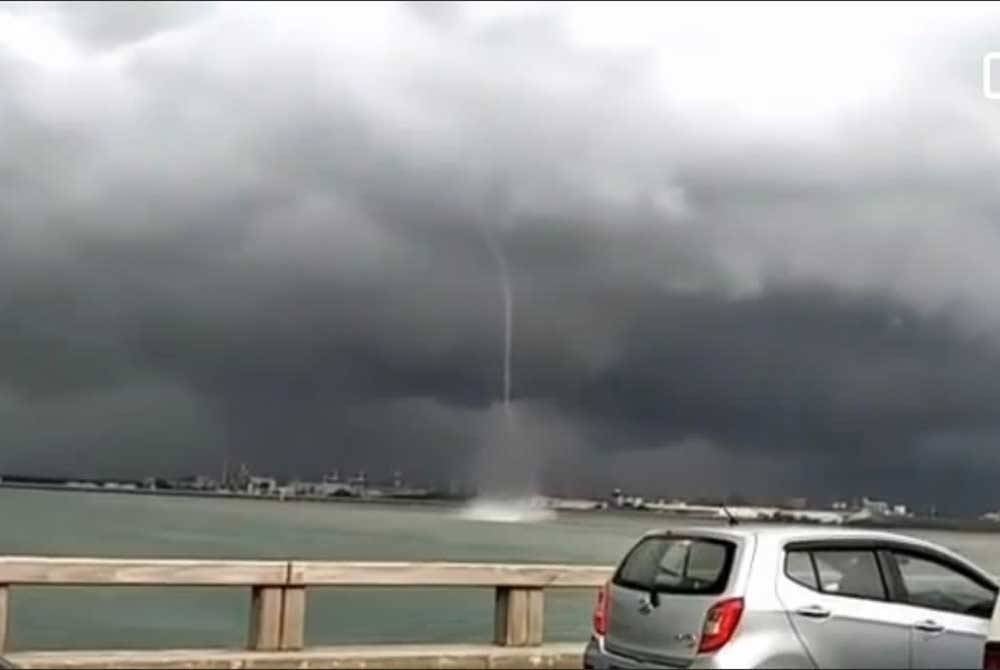 Screenshot capturing a tornado sighting in Penang has been making waves across social media platforms.