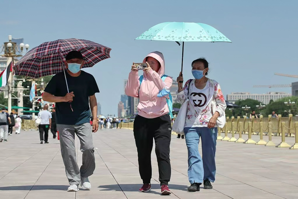 As heatwaves continue to scorch the city, temperatures in most parts of Beijing will reach 37 to 39 degrees Celsius on Friday and Saturday, reported Xinhua. - Facebook