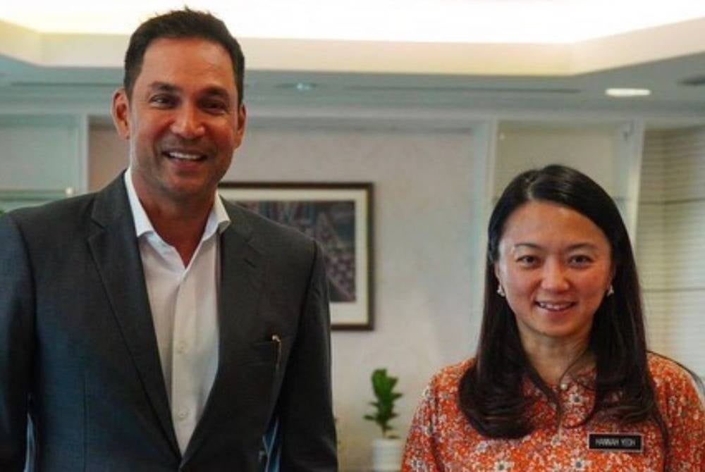Hans posted a picture of himself alongside Youth and Sports Minister Hannah Yeoh thanking her for his appointment as the Malaysia Stadiums Board chairman - Photo source: Hans Isaac's Instagram