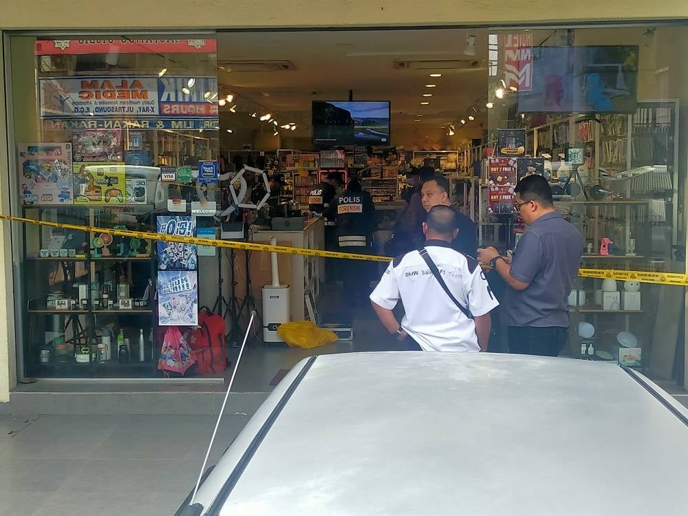 Forensic at the scene of incident at Bandar Sunway on Wednesday. FILE PIX