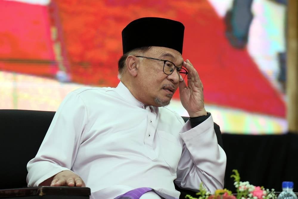 KOTA BHARU, June 18 - Prime Minister Datuk Seri Anwar Ibrahim at the Prime Minister's Special Mandate with Kelantan Civil Servants Ceremony at Lundang Islamic Centre Hall today. - BERNAMA photo (2023) COPYRIGHT RESERVED