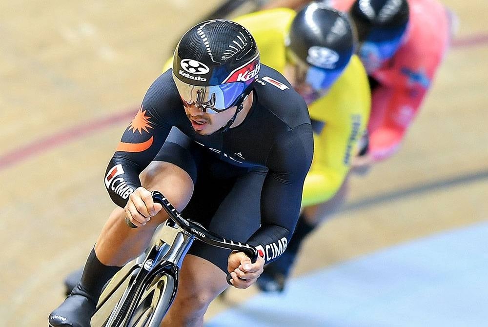 The Pocket Rocketman Azizulhasni once again proved his mettle when he won the sprint gold on Wednesday and keirin gold yesterday at 2023 ACC - Photo: BERNAMA