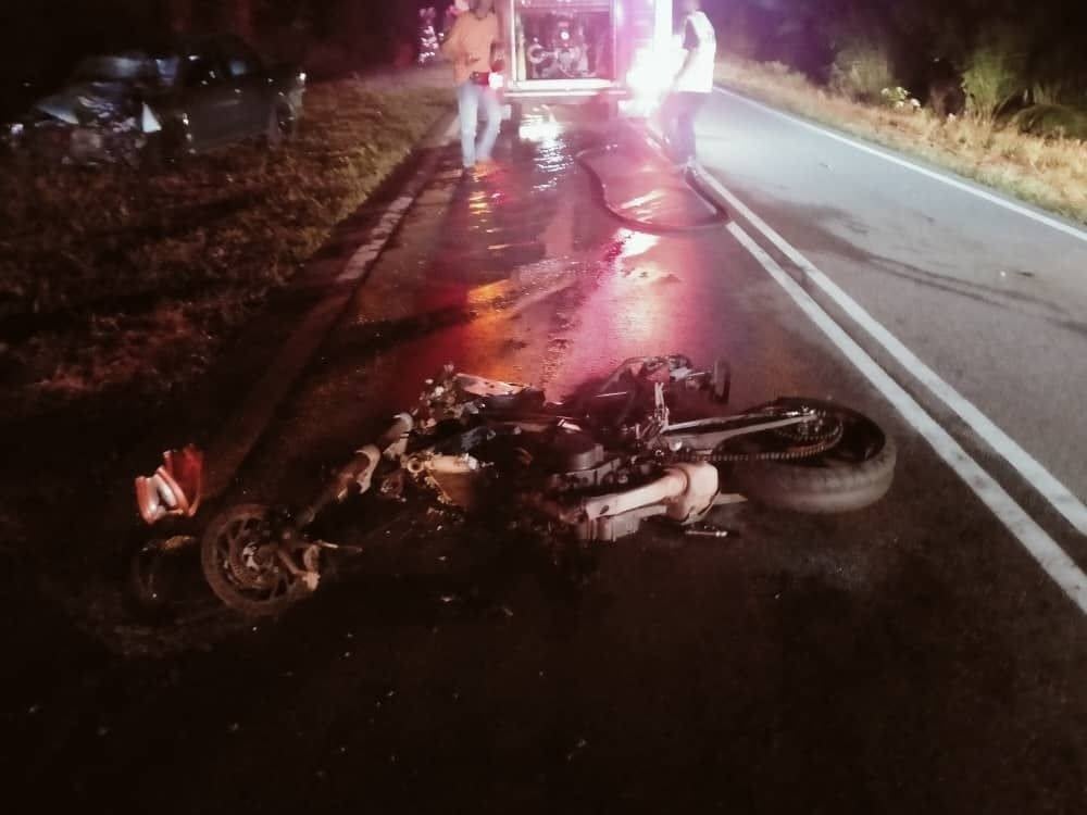 The condition of the motorcycle involved in the crash at KM 29 Jalan Lok Heng. - Photo by Kota Tinggi Police