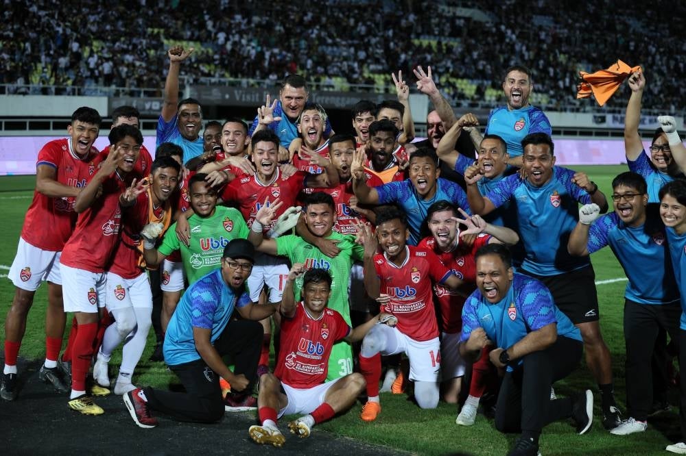 Kuala Lumpur City FC players celebrate their success after defeating Terengganu FC (TFC) in a penalty shootout in the semi-final of the FA Cup at the Sultan Mizan Zainal Abidin Stadium, Gong Badak last night - BERNAMA