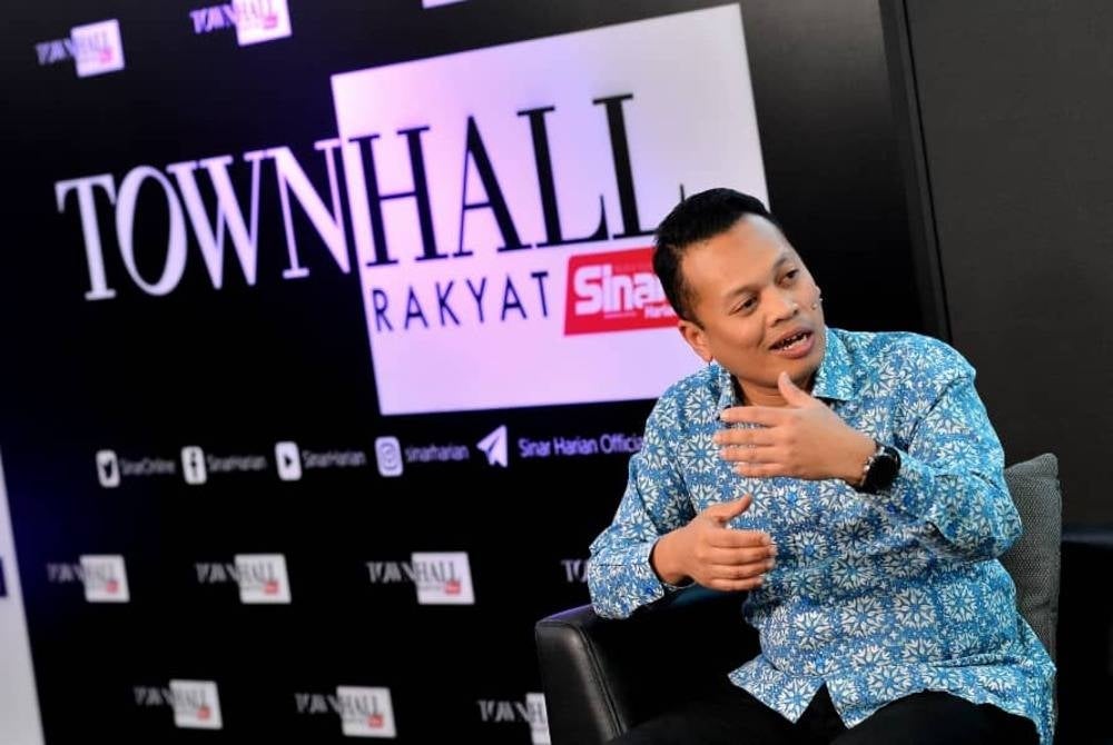 Natural Resources, Environment and Climate Change Minister Nik Nazmi Nik Ahmad at Sinar Townhall session