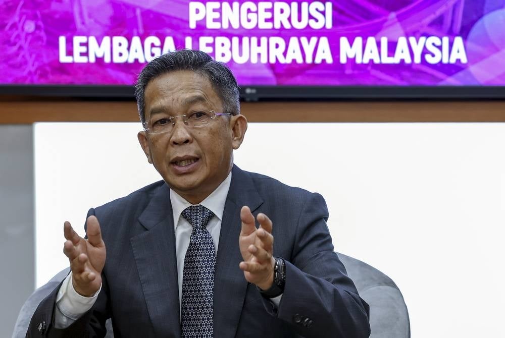 KAJANG, June 26 - Malaysian Highway Authority (LLM) chairman Datuk Seri Jalaluddin Alias at a press conference after visiting LLM Traffic Management Centre today. - BERNAMA photo (2023) COPYRIGHT RESERVED
