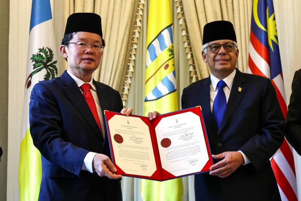 Penang Chief Minister Chow Kon Yeow obtained the consent of the Yang Dipertua Negeri Tun Ahmad Fuzi Abdul Razak on the proposed date during an audience at Seri Mutiara, the official residence of the Yang Dipertua Negeri earlier today. - Photo by Bernama