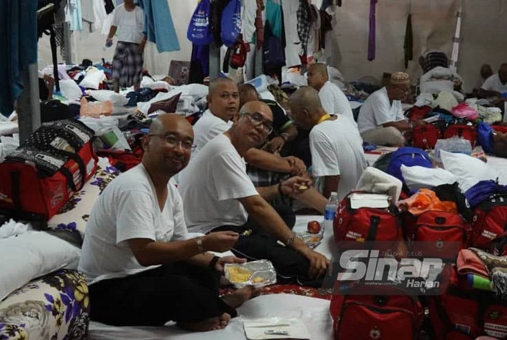 Haj pilgrims in their tent. FILE PIX