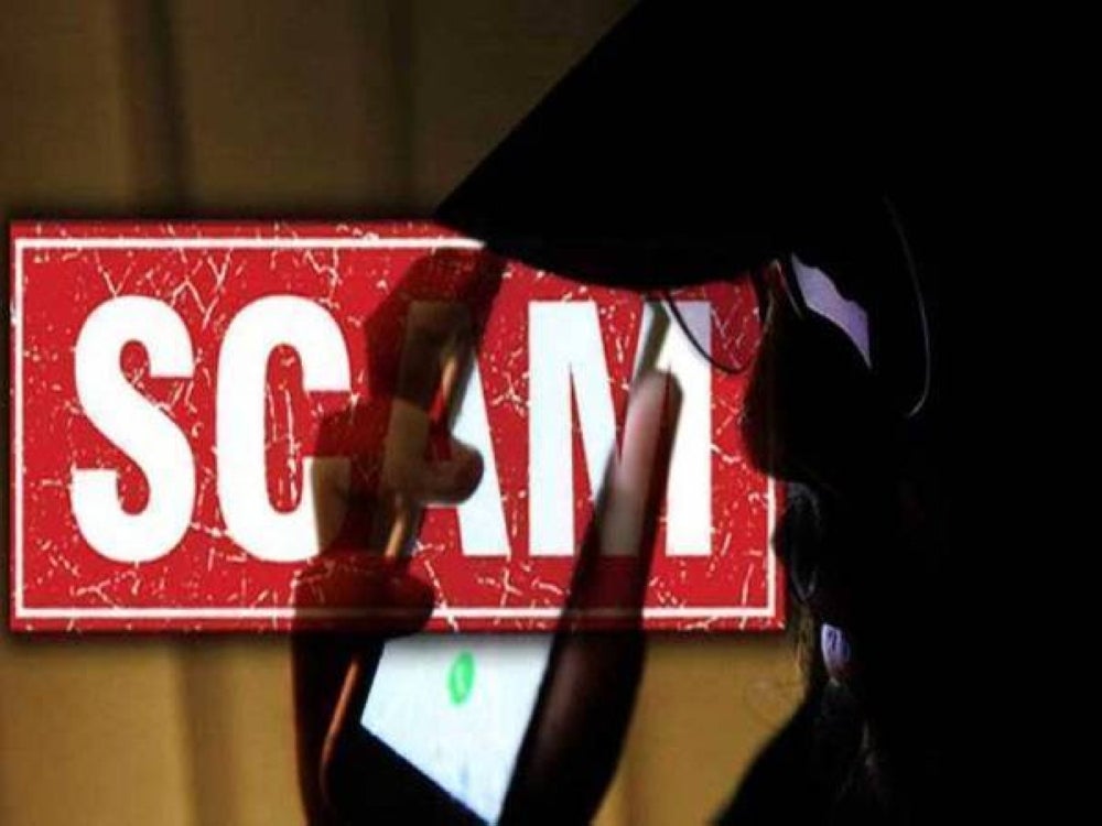 A university student known as Nur, 20, is one of the victims who lost the RM200 credit in the blink of an eye after falling prey to the fake service she found on Twitter. Photo for illustrative purposes only. FILE PIX