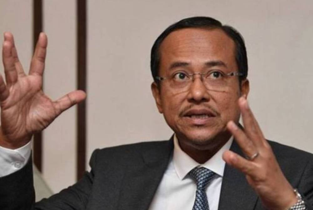 The Chief Minister of Terengganu, Ahmad Samsuri Mokhtar