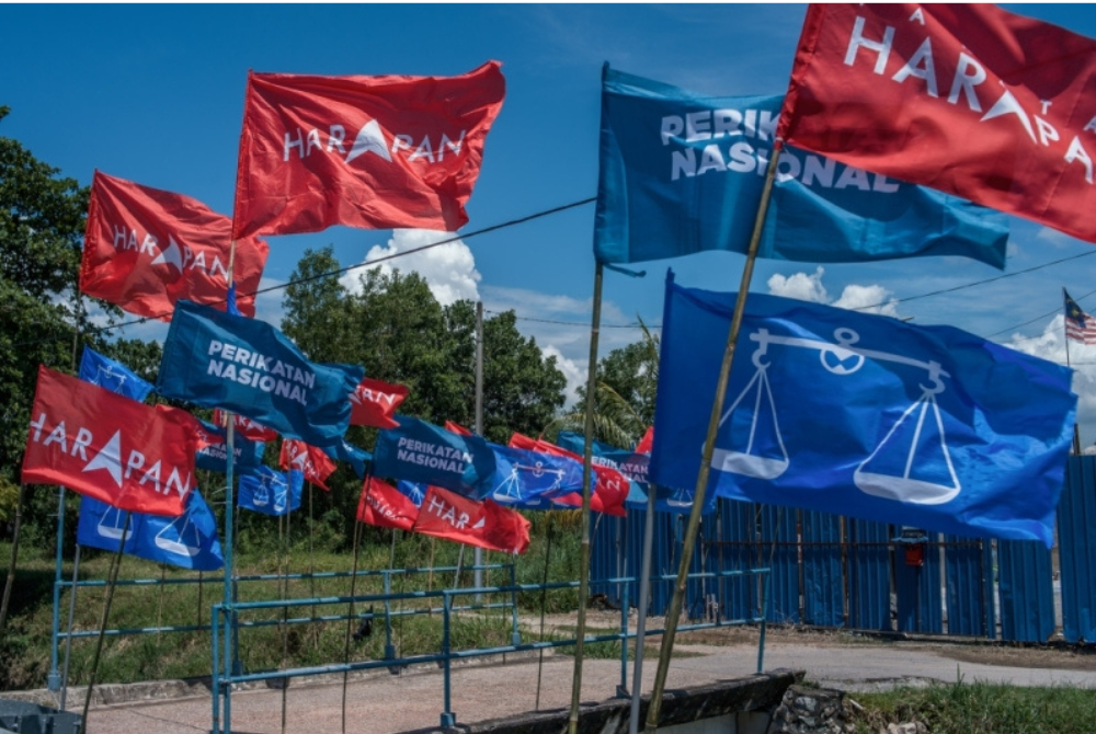 According to a survey conducted by Endeavour-MGC, 63 per cent of 1,068 Malays in Selangor admit that they feel that their rights are being threatened. - FILE PIX