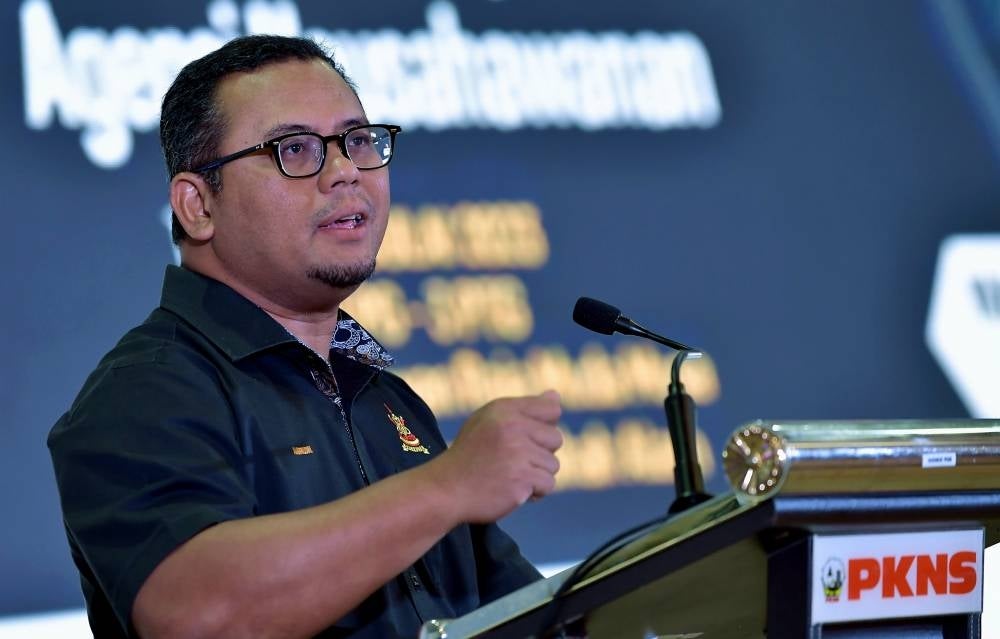 Menteri Besar Datuk Seri Amirudin Shari - Photo by Bernama