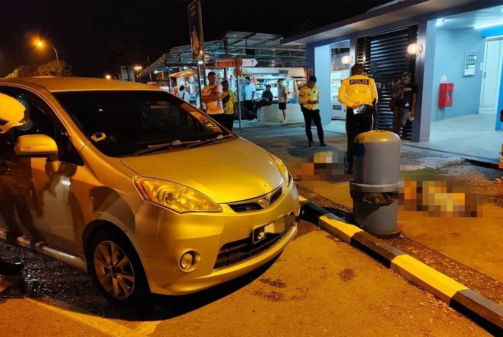 Two men and one woman were found dead in a vehicle at the Yong Peng lay-by, Batu Pahat, on Tuesday.