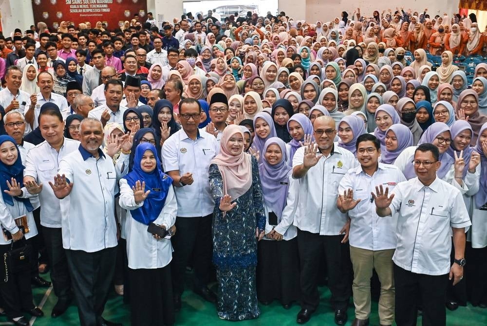 Education Minister Fadhlina Sidek said this move will allow the principals to make direct offers to potential students who need the opportunity to continue their studies, without having to wait for an offer from the ministry as in previous years. - BERNAMA 