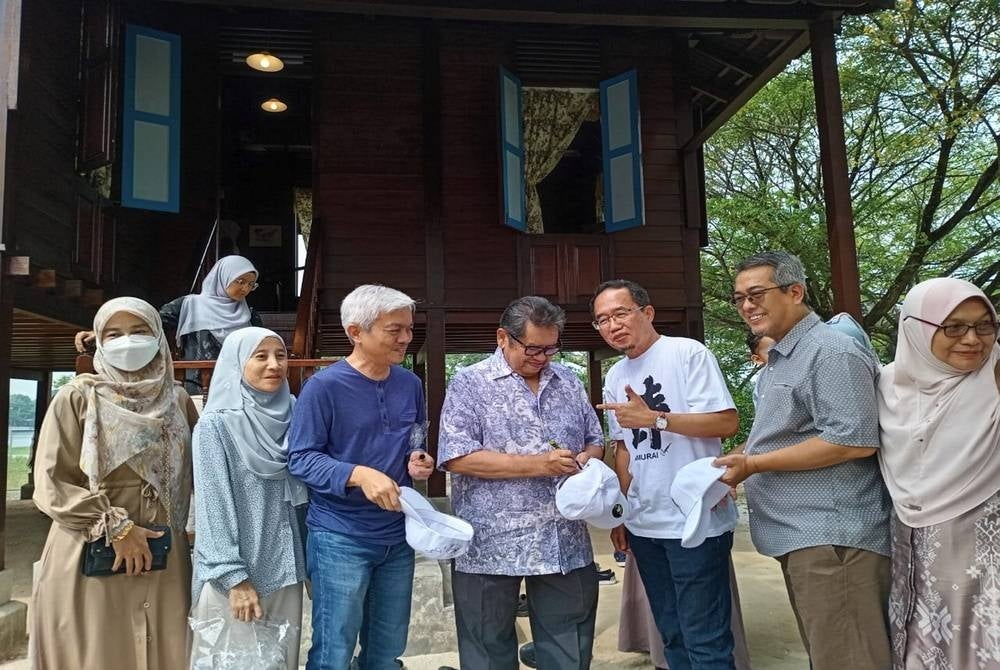 The gallery is open from 10am to 4pm, Sundays to Tuesdays, while admission is free until early September. - BERNAMA 