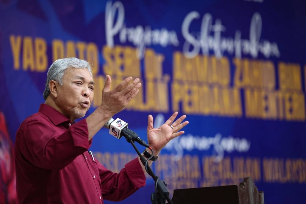 Deputy Prime Minister Datuk Seri Ahmad Zahid Hamidi at a gathering with the Kelantan Government Retirees Association today. - Photo by Bernama