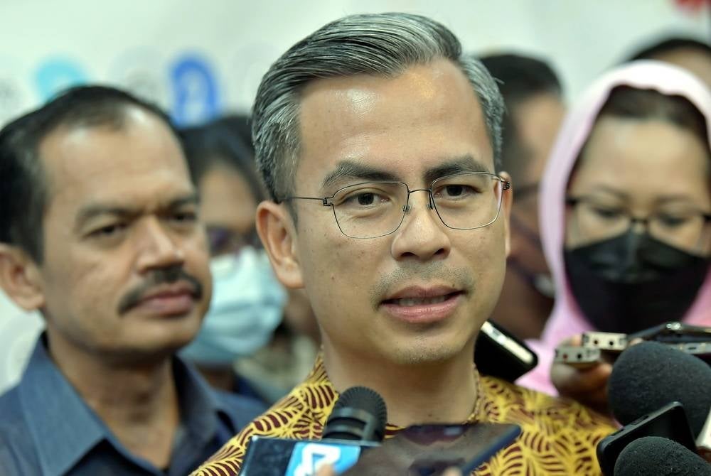 Communications and Digital Minister Fahmi Fadzil said the meeting would discuss the monitoring unit round-the-clock operations, adding that there was a need for such a unit due to concerns over actions by individuals following the recent arrest of a political figure. - BERNAMA 