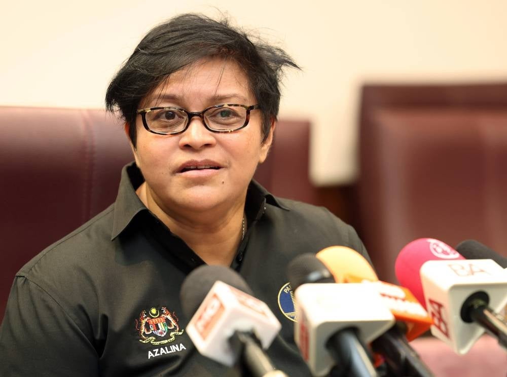 Azalina. Photo by Bernama