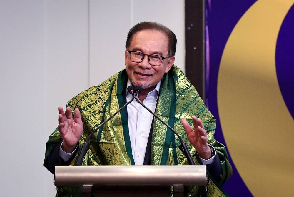 Prime Minister Datuk Seri Anwar Ibrahim, in a statement today, said this recognition is to allow the younger and future generations to be inspired by the contributions of Dr Ismail, whom he described as a national hero, especially when it comes to matters of racial unity. - BERNAMA 