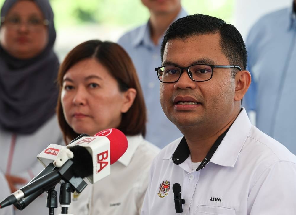 Local Government Development Deputy Minister Akmal Nasrullah Mohd Nasir (right) at a press conference during a working visit to the project site today. - Photo by Bernama