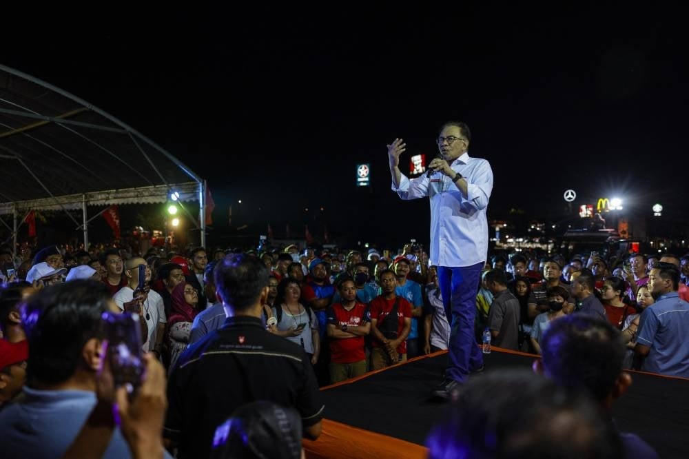 The Tambun MP also thanked his deputy, Datuk Seri Ahmad Zahid Hamidi for ending the political limbo following the aftermath of the GE15. - Photo by Bernama