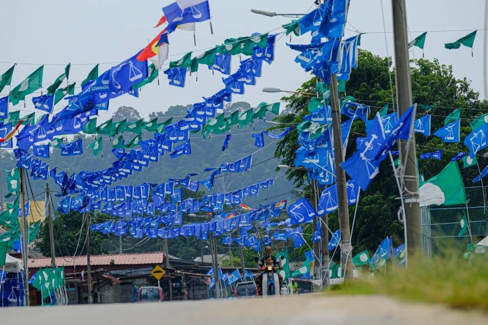 The survey also found that there is a significant number of fence-sitters in the upcoming state elections. - Photo by Bernama