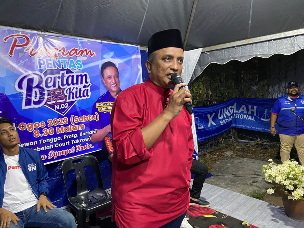 Reezal Merican speaking during the Pentas Bertam Kita. (Photo by Syazuan Sabri)