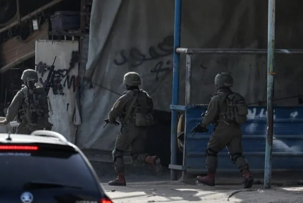 Jewish settlers in the occupied West Bank raided a Palestinian village Saturday, accompanied by soldiers, reported Anadolu Agency. - Facebook