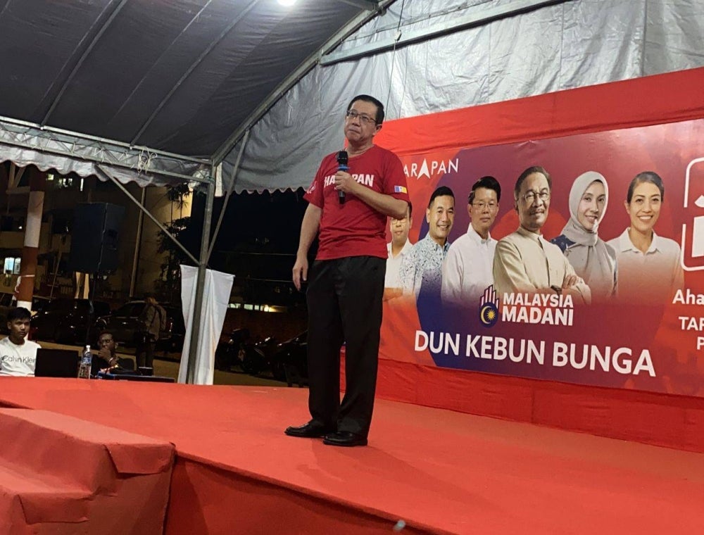 Lim also accused the three governments of being incompetent and corrupt. - Photo by Nurul Atikah Sarji