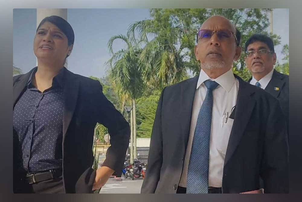 Sheila (left) at the Selayang Magistrate Court - FILE PIX 