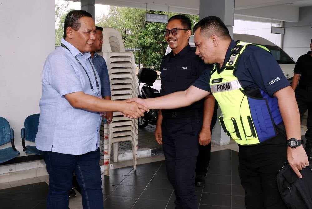 Based on a study, the support of Malay voters in Negeri Sembilan for Pakatan Harapan (PH) and Barisan Nasional (BN) has increased by more than 50 per cent, said state PH chairman Datuk Seri Aminuddin Harun (left). - BERNAMA