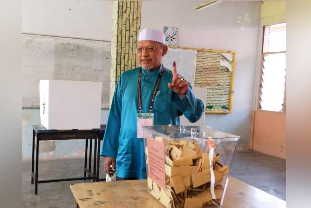Ahmad after voting in SMK Kampung Laut, Tumpat on Saturday.