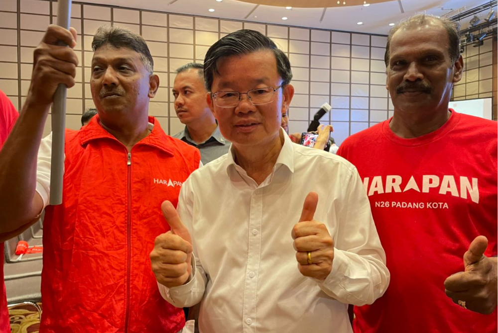 Caretaker Penang Chief Minister Chow Kon Yeow will be swearing-in as Penang Chief Minister once again tomorrow. Photo by Sinar Daily reporter. 