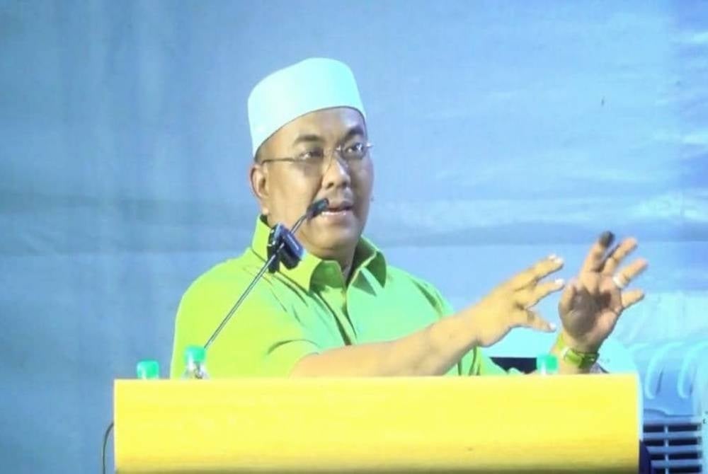 Muhammad Sanusi delivering his speech at the at the Kedah State Complex yesterday evening - FILE PIX 