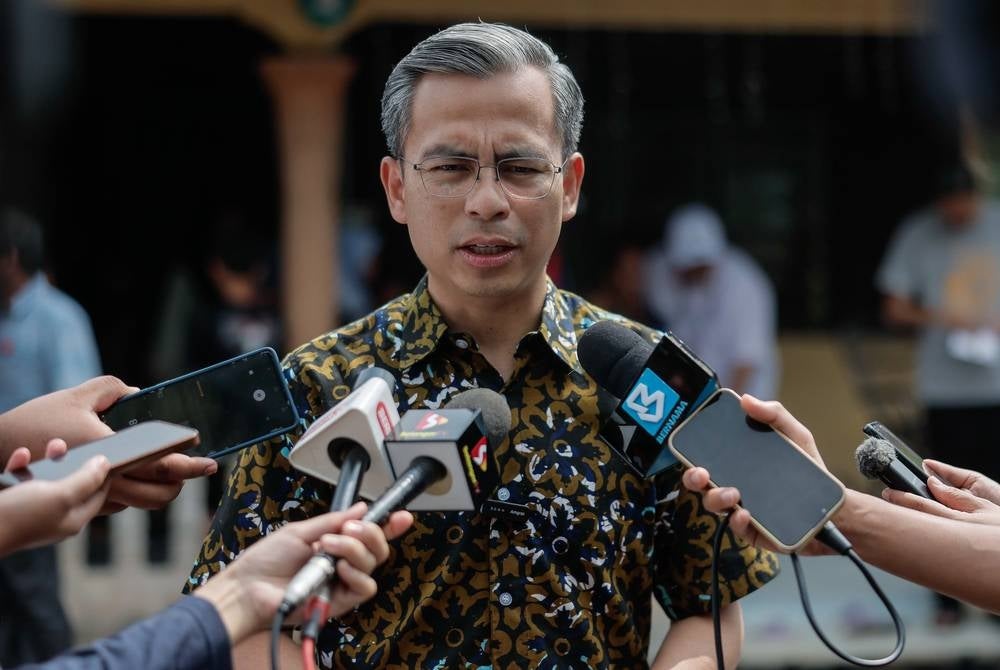 Maxis today agreed to sign the 5G access agreement with Digital Nasional Berhad (DNB), said Communications and Digital Minister Fahmi Fadzil. - BERNAMA 