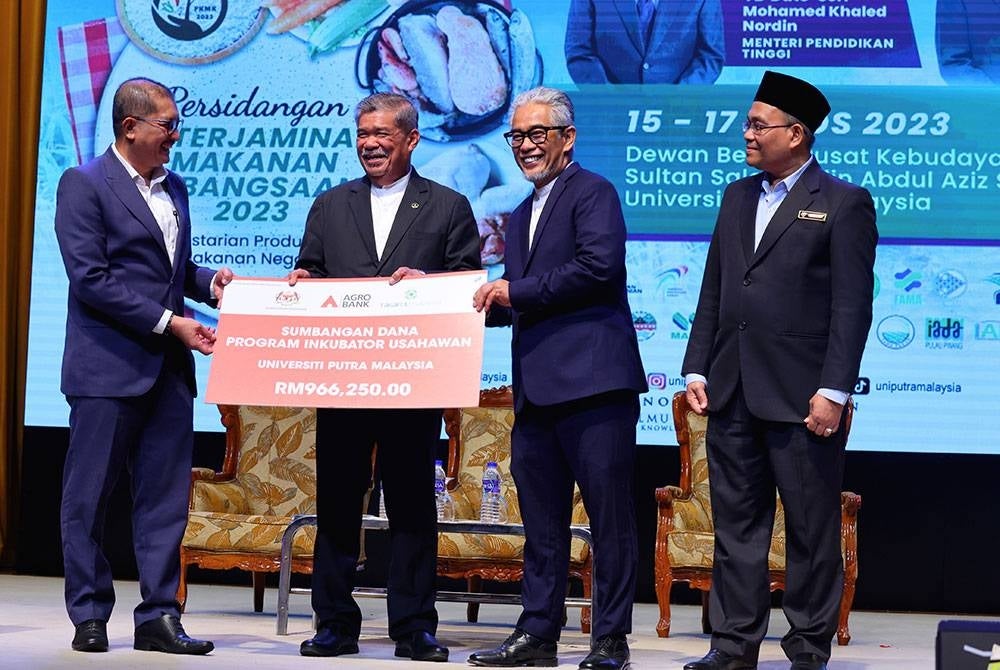 Mohamad Sabu accepts food security resolution - Bernama Pix