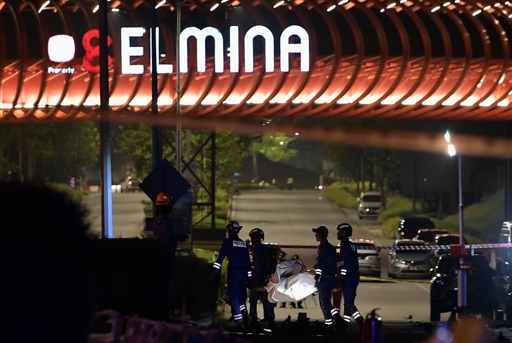 The crash of the light aircraft in Bandar Elmina, Shah Alam, Selangor yesterday could have been caused by the problem on the wings, Menteri Besar Terengganu Datuk Seri Dr Ahmad Samsuri Mokhtar, who is also an aerospace expert. - BERNAMA 