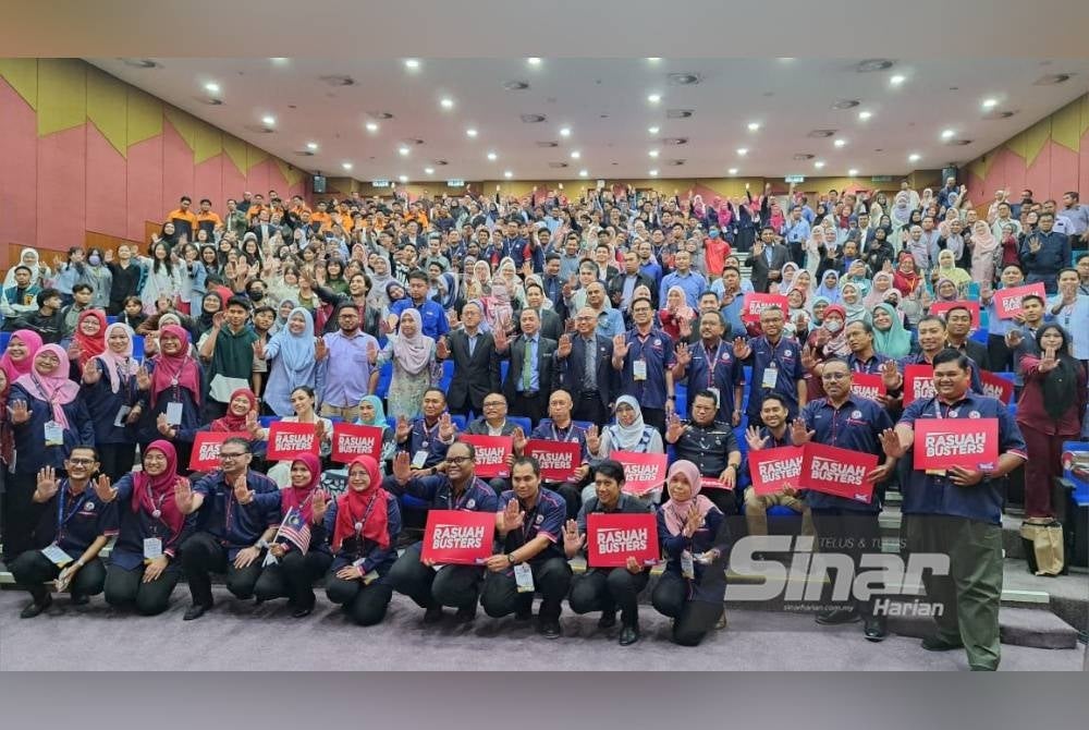 Participants and panellists who joined the seminar at UPM on Tuesday. - Photo by Sinar 