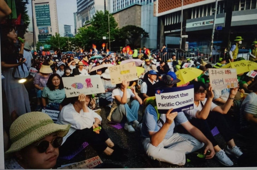 The students attempted to break into the Japanese embassy right after Japan started discharging the first batch of radioactive wastewater from the crippled Fukushima Daiichi Nuclear Power Plant into the Pacific Ocean - AFP Photo