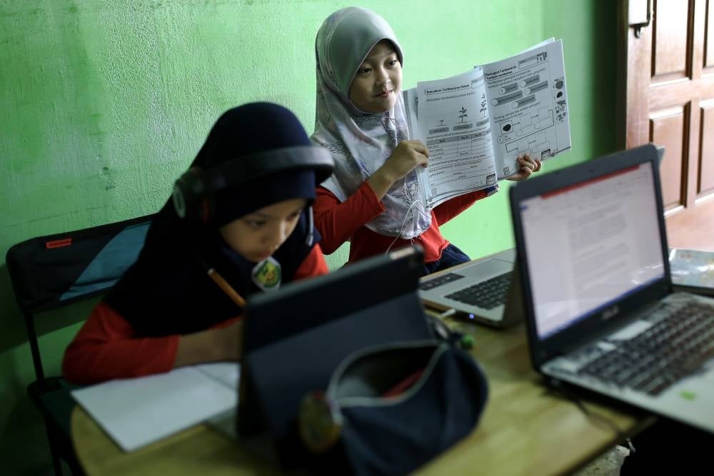 The Education Ministry has provided broadband internet access with speeds ranging from 30 Mbps to 300 Mbps to 10,237 schools through the Interim Internet Service Package. - FILE PIX by Bernama
