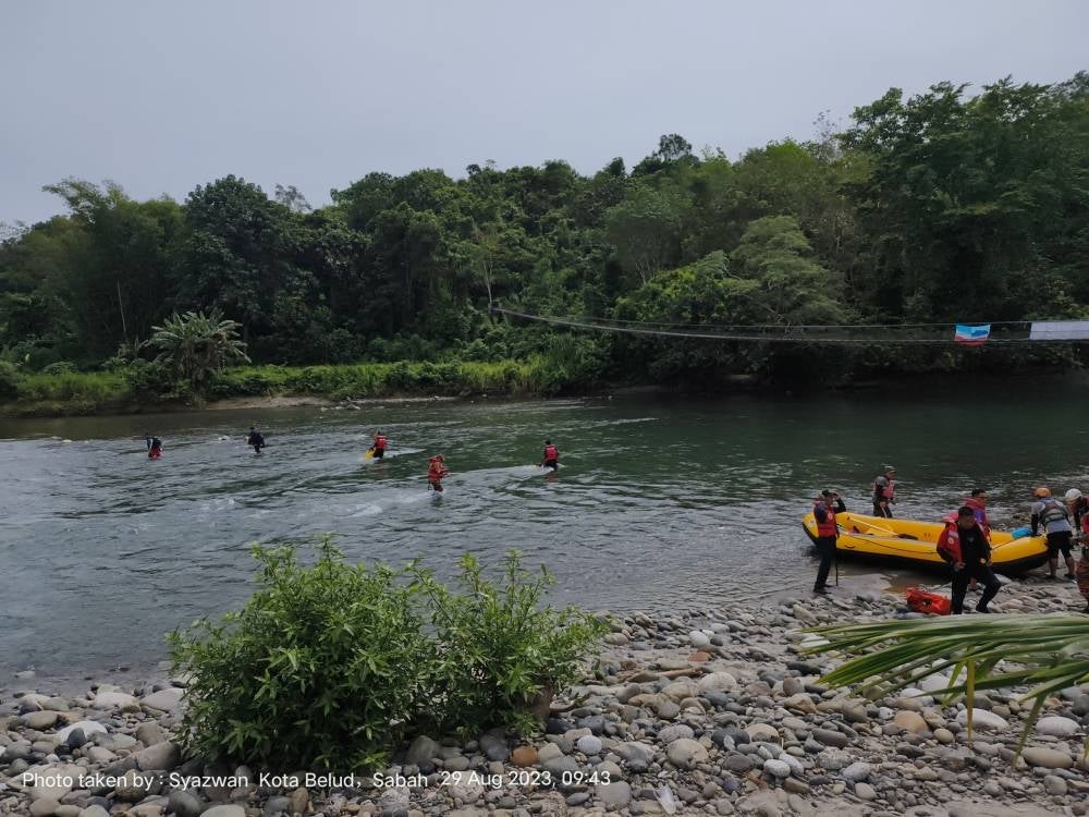Witnesses said that the victim drowned beneath a suspension bridge while taking a shower with her family.