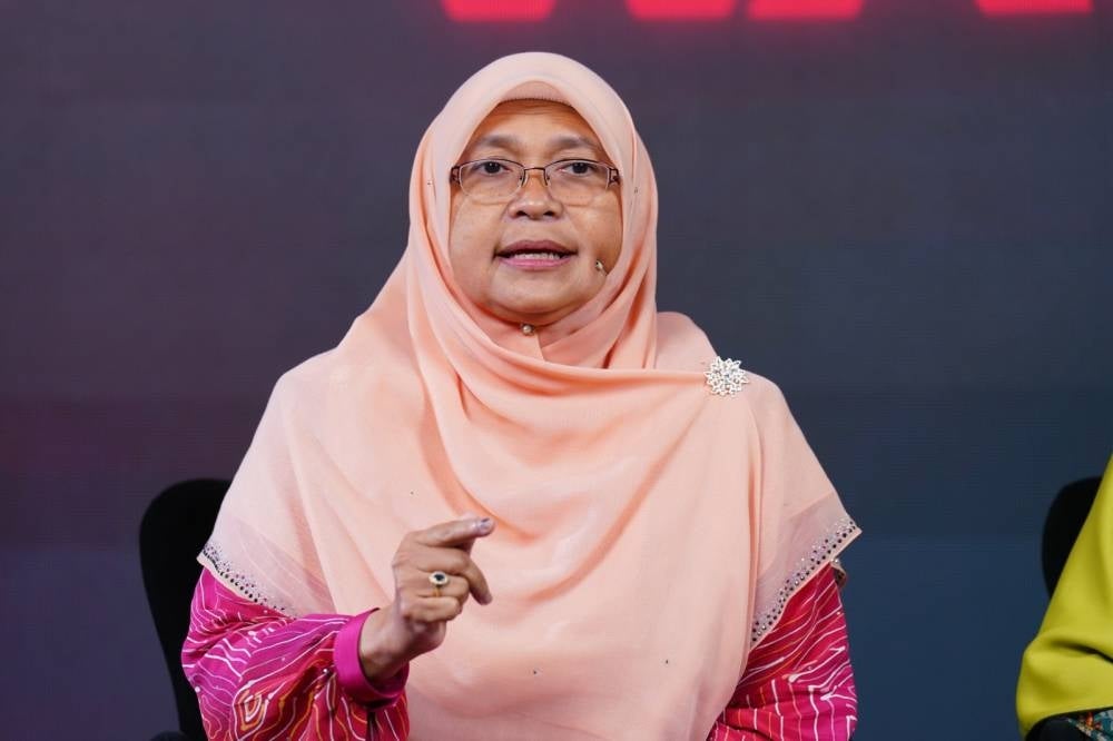 Hafidzah during Sinar Wacana programme titled 66 Years of Independence: Where is the Political Power of Women.